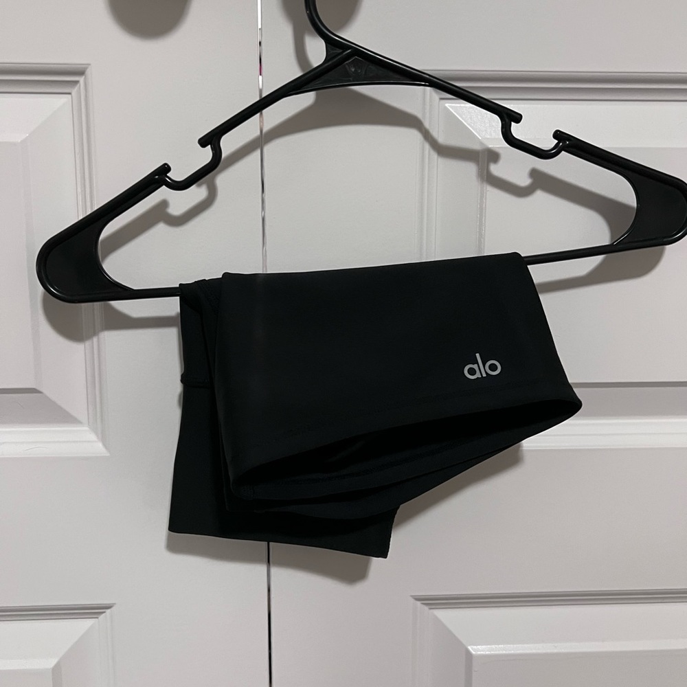 ALO Yoga Black Airlift High-rise Shorts Size M
